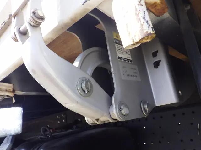 いすゞフォワード平ボディ中型（4t）[写真31]