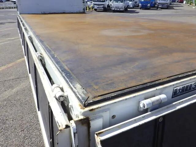 いすゞフォワード平ボディ中型（4t）[写真34]