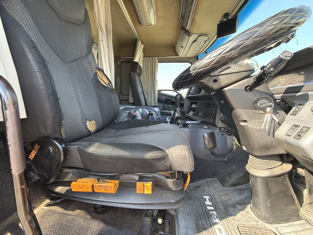 日野プロフィアアルミブロック大型（10t）[写真28]