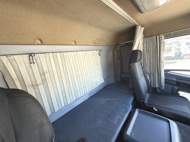 日野プロフィアアルミブロック大型（10t）[写真37]