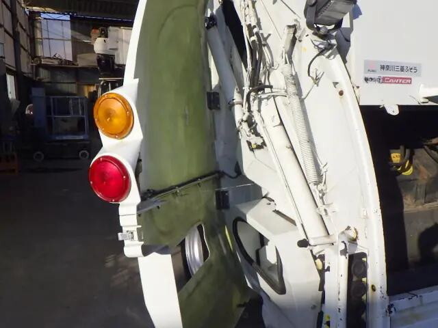 三菱ふそうキャンターパッカー車（塵芥車）小型（2t・3t）[写真14]