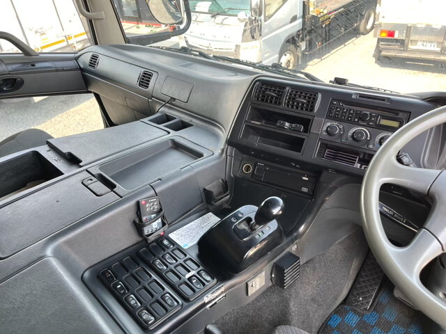 三菱ふそうスーパーグレートトレーラーヘッド（トラクターヘッド）大型（10t）[写真32]