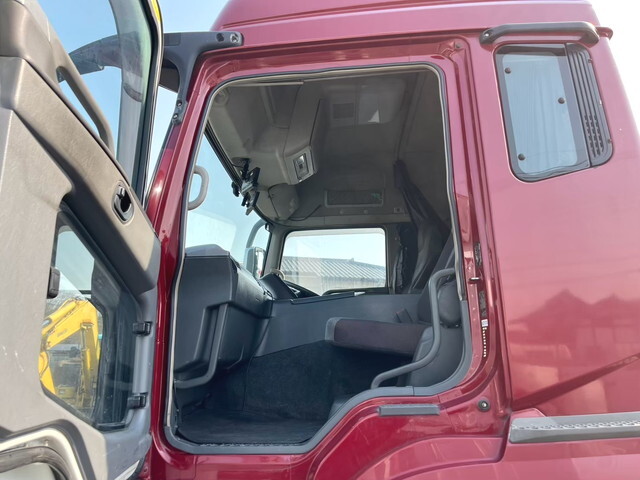 三菱ふそうスーパーグレートトレーラーヘッド（トラクターヘッド）大型（10t）[写真37]