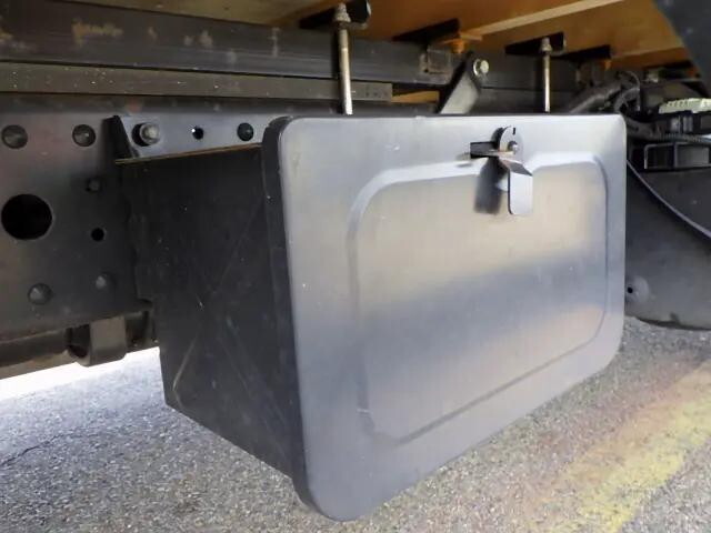 三菱ふそうキャンターダブルキャブ（Wキャブ）小型（2t・3t）[写真29]