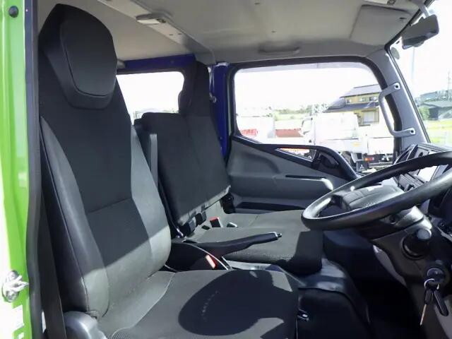 三菱ふそうキャンターダブルキャブ（Wキャブ）小型（2t・3t）[写真31]