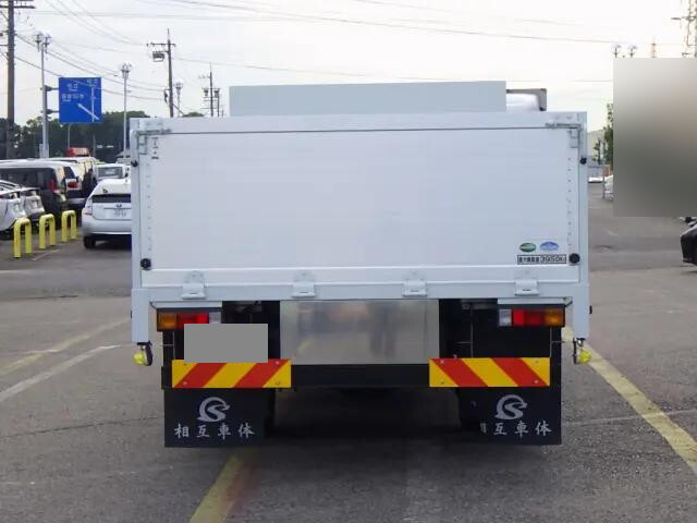 UDトラックスキャンターアルミブロック小型（2t・3t）[写真02]