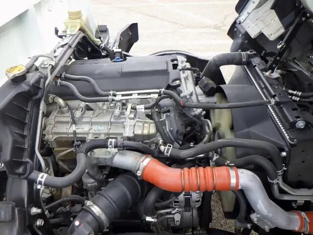 UDトラックスキャンターアルミブロック小型（2t・3t）[写真23]