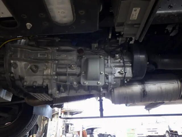 UDトラックスキャンターアルミブロック小型（2t・3t）[写真29]