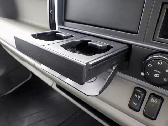 UDトラックスキャンターアルミブロック小型（2t・3t）[写真38]