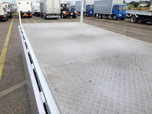 UDトラックスキャンターアルミブロック小型（2t・3t）[写真07]