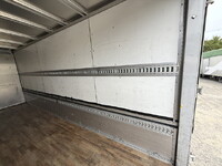 三菱ふそうファイターアルミウイング中型（4t）[写真13]