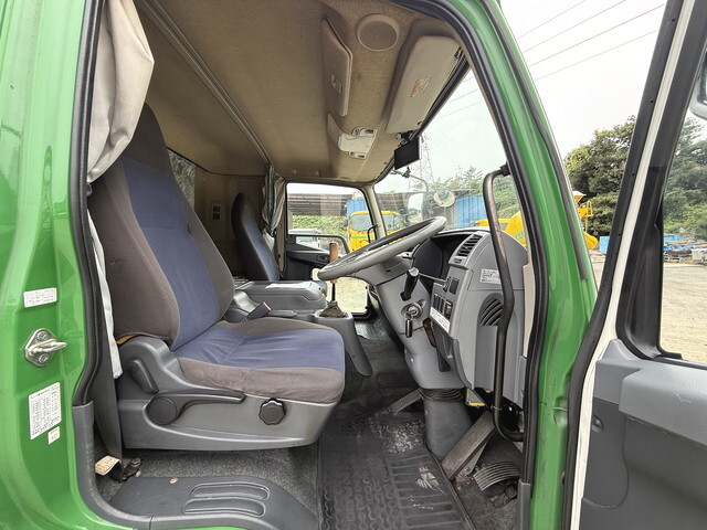 三菱ふそうファイターアルミウイング中型（4t）[写真28]