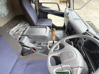 三菱ふそうファイターアルミウイング中型（4t）[写真32]