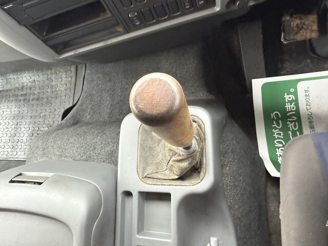 三菱ふそうファイターアルミウイング中型（4t）[写真33]