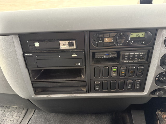 三菱ふそうファイターアルミウイング中型（4t）[写真34]