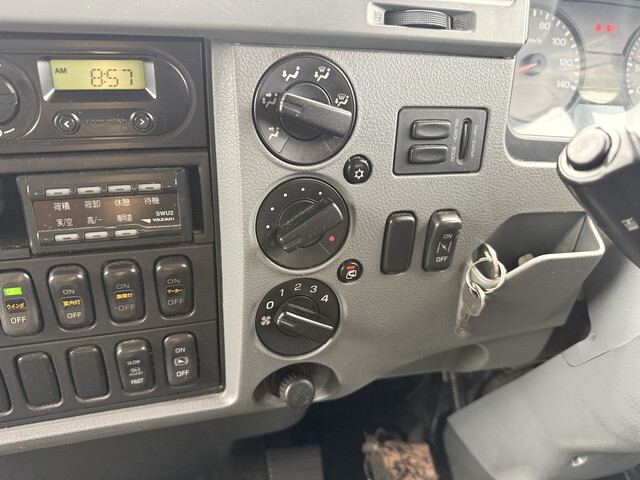 三菱ふそうファイターアルミウイング中型（4t）[写真35]