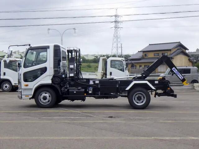 三菱ふそうファイターコンテナ専用車中型（4t）[写真06]