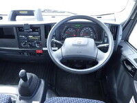 日産エルフアルミブロック小型（2t・3t）[写真12]