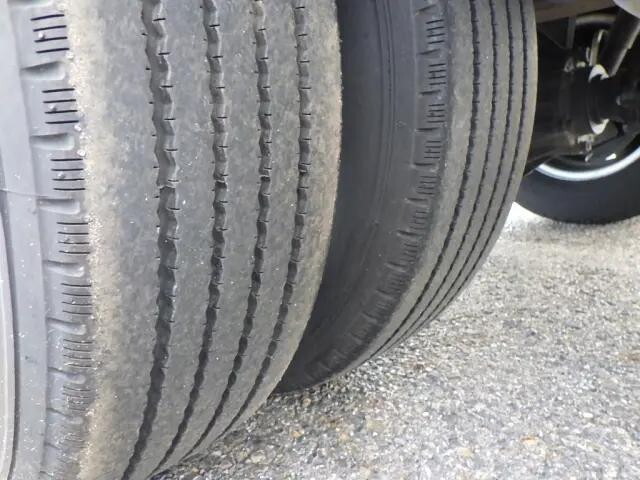 日産エルフアルミブロック小型（2t・3t）[写真19]