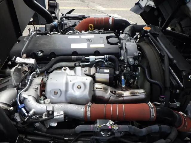 日産エルフアルミブロック小型（2t・3t）[写真22]