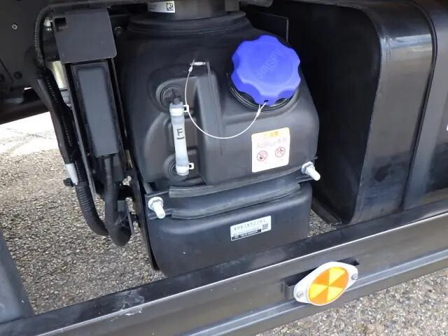 日産エルフアルミブロック小型（2t・3t）[写真28]