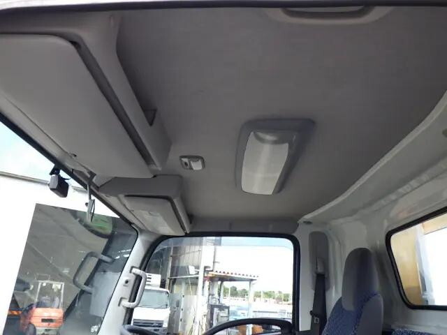 日産エルフアルミブロック小型（2t・3t）[写真32]