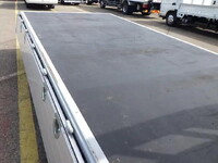 日産エルフアルミブロック小型（2t・3t）[写真08]