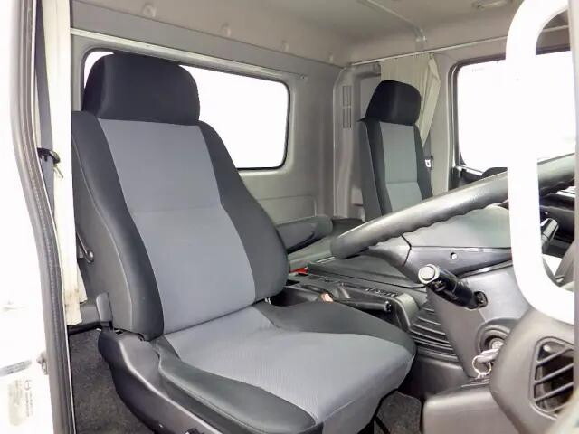 日野レンジャーパネルバン増トン（6t・8t）[写真36]