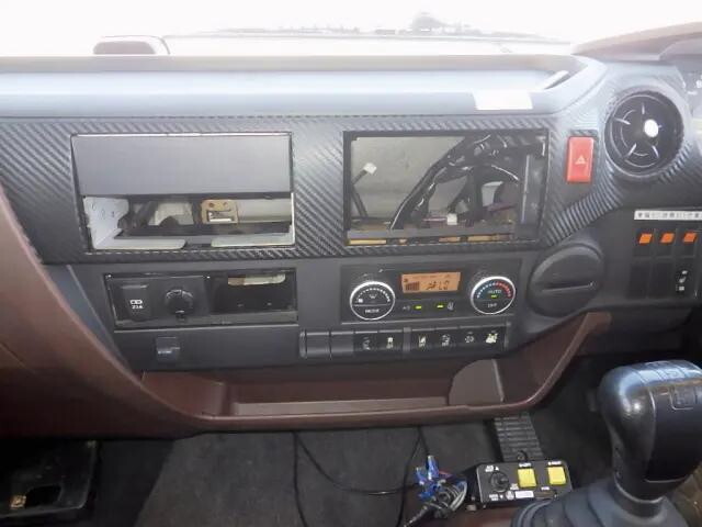 日野レンジャーコンテナ専用車増トン（6t・8t）[写真16]