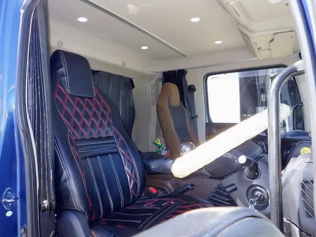 日野レンジャーコンテナ専用車増トン（6t・8t）[写真34]