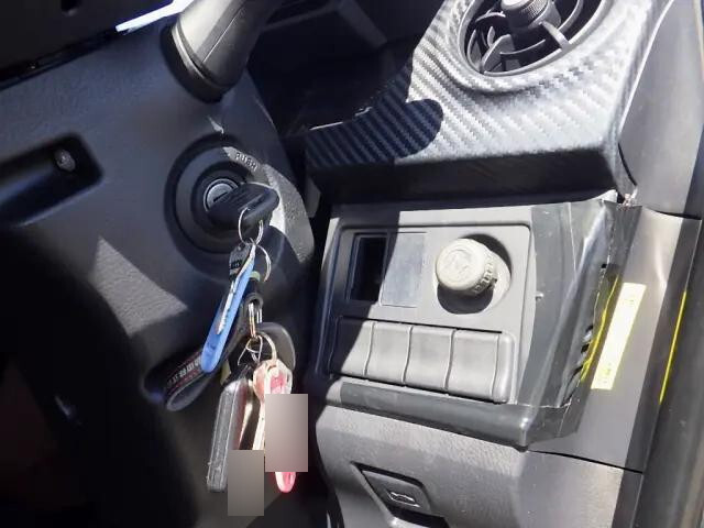 日野レンジャーコンテナ専用車増トン（6t・8t）[写真38]