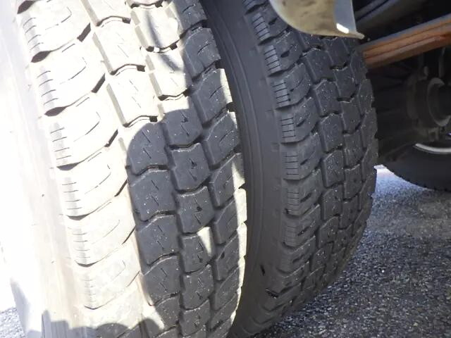 いすゞエルフ幌車小型（2t・3t）[写真23]