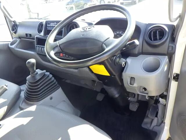 トヨタダイナクレーン3段小型（2t・3t）[写真37]