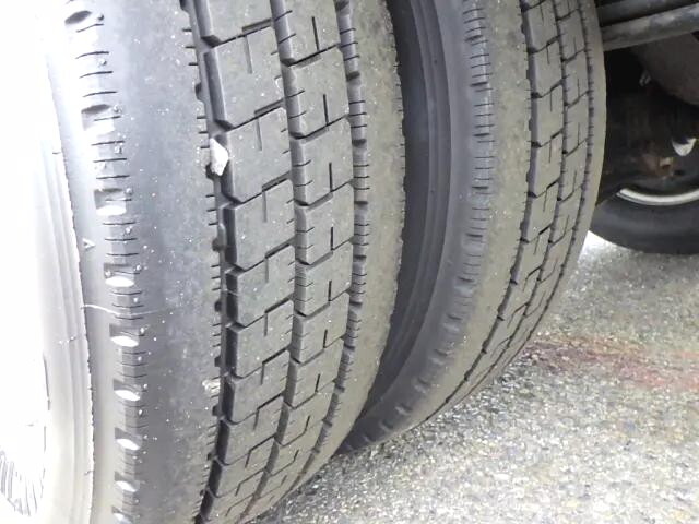 いすゞエルフ冷凍車（冷蔵車）小型（2t・3t）[写真19]