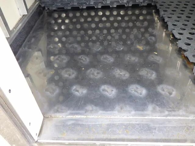 いすゞエルフ冷凍車（冷蔵車）小型（2t・3t）[写真29]