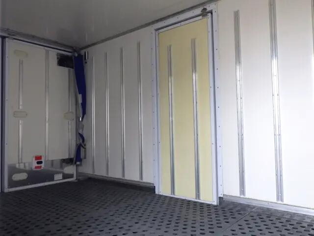 いすゞエルフ冷凍車（冷蔵車）小型（2t・3t）[写真30]