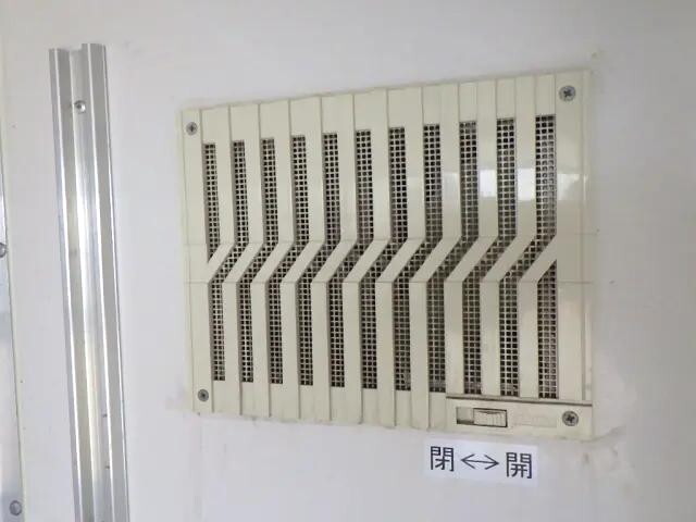 いすゞエルフ冷凍車（冷蔵車）小型（2t・3t）[写真32]