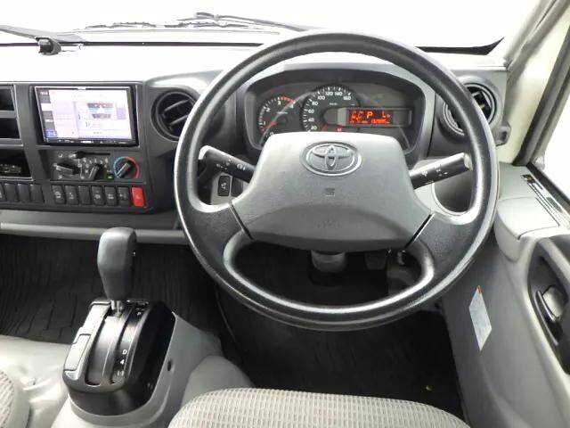 トヨタダイナアルミバン小型（2t・3t）[写真13]