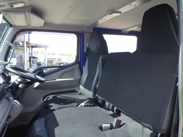 三菱ふそうキャンターダブルキャブ（Wキャブ）小型（2t・3t）[写真10]
