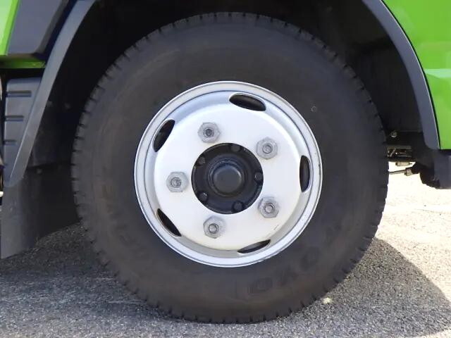 三菱ふそうキャンターダブルキャブ（Wキャブ）小型（2t・3t）[写真16]