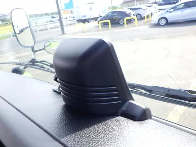 三菱ふそうキャンターダブルキャブ（Wキャブ）小型（2t・3t）[写真37]