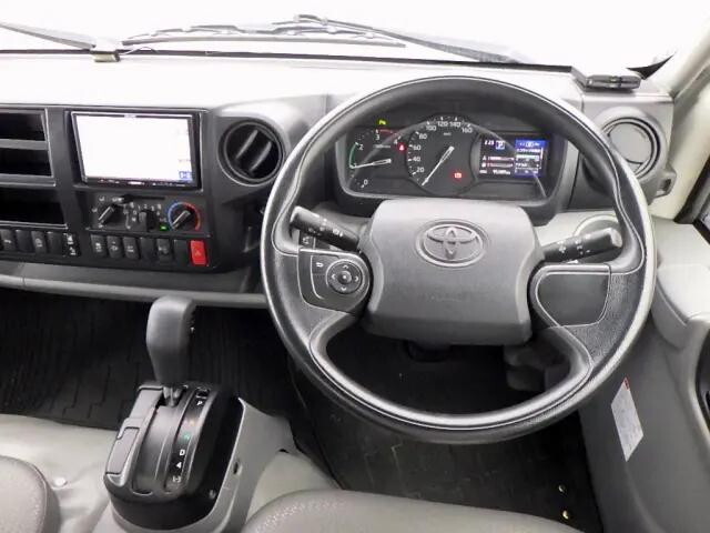 トヨタダイナアルミバン小型（2t・3t）[写真10]