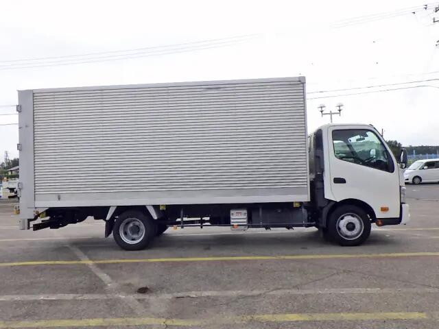 トヨタダイナアルミバン小型（2t・3t）[写真05]