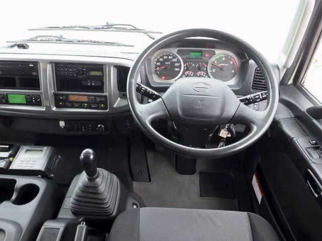 日野レンジャー冷凍車（冷蔵車）中型（4t）[写真12]