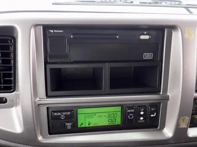 日野レンジャー冷凍車（冷蔵車）中型（4t）[写真14]