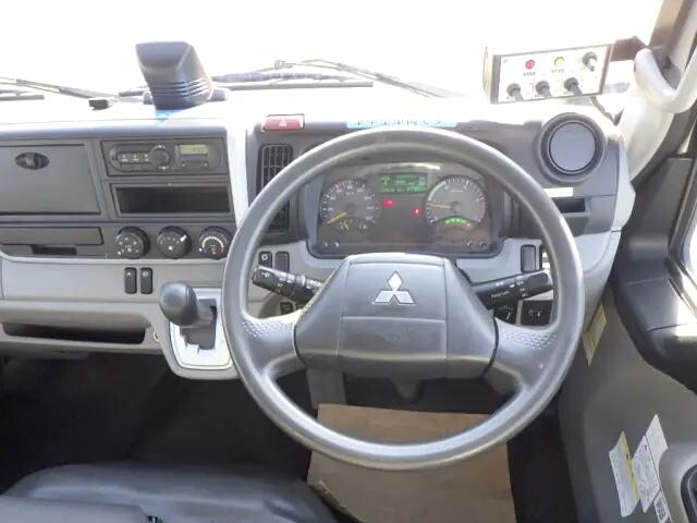 三菱ふそうキャンターパッカー車（塵芥車）小型（2t・3t）[写真15]