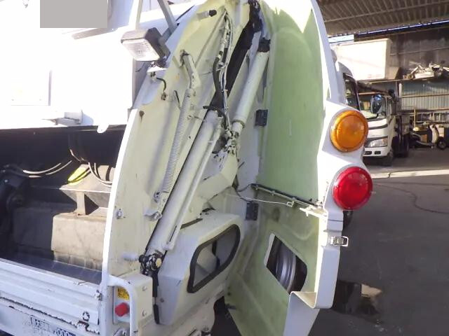 三菱ふそうキャンターパッカー車（塵芥車）小型（2t・3t）[写真28]