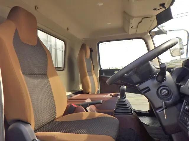 日野レンジャーアルミブロック中型（4t）[写真36]