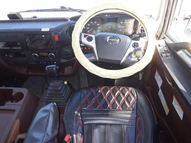 日野レンジャーコンテナ専用車増トン（6t・8t）[写真11]