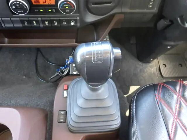 日野レンジャーコンテナ専用車増トン（6t・8t）[写真12]